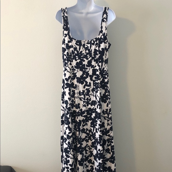 Loft Dress - Picture 3 of 6